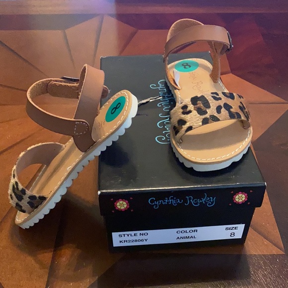 🆕 Leopard Print Toddler Sandals - Picture 2 of 7